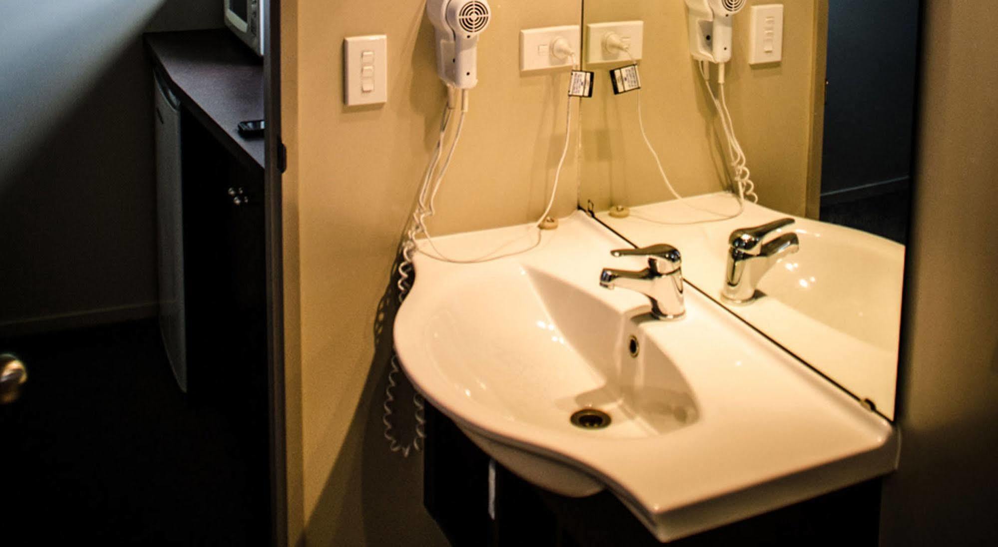 Racecourse Hotel And Motor Lodge Christchurch Ngoại thất bức ảnh